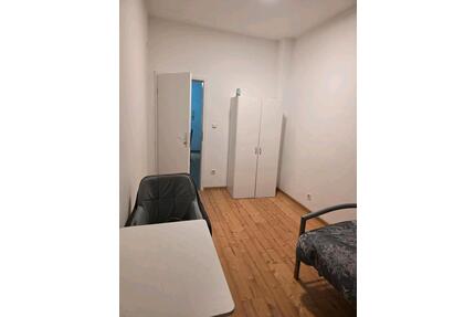 1 Zimmer Nähe Bahnhof - 400,00&nbsp;EUR Kaltmiete, ca.&nbsp; 12,00&nbsp;m&sup2; in Delmenhorst (PLZ: 27749)