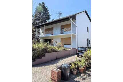 Perl direkt an der Grenze Luxemburg