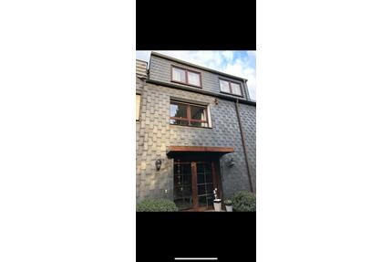 Haus mit Garten - 1.800,00&nbsp;EUR Kaltmiete, ca.&nbsp; 200,00&nbsp;m&sup2; in Oberhausen (PLZ: 46145) Alsfeld