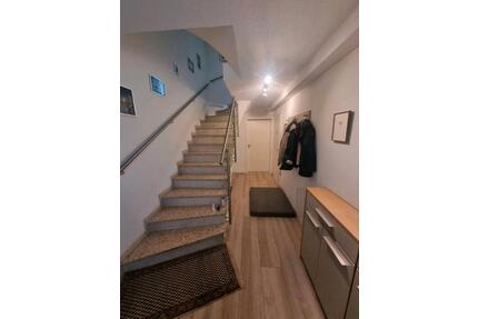 DoppelhaushälfteEinfamilienhaus mit Einliegerwohnung, Waldnah - Remagen