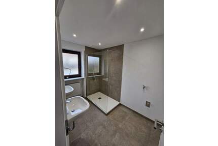 Einziehen und Wohlfühlen - komplett sanierte Wohnung in attraktiver Lage - Cham Chammünster