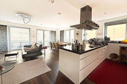 Komfortable 4-Zimmer-Wohnung mit Terrasse, Aufzug sowie bis zu 3 Stellplätzen - Stuttgart Bad Cannstatt