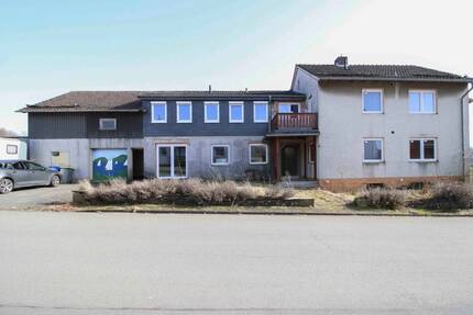 Genehmigtes 6-Parteien-Haus mit großem Grundstück und Fertigstellungschance in Warburg-Bonenburg