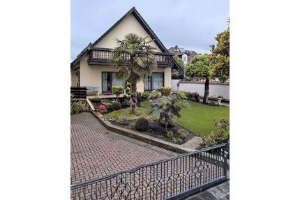 Mehrfamilienhaus mit 3 Garagen in Mutterstadt zu verkaufen VB