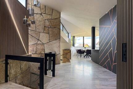Zeitloses Architektenhaus in Bungalowstil mit viel Privatsphäre - Eisingen