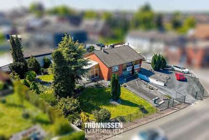 Haus zum Kaufen in Heinsberg-Kirchhoven 288.000,00 € 128 m²