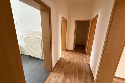 Wohnung zum Mieten in Plauen 264,35 € 52.87 m²