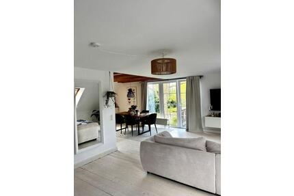 3-Zimmer DG-Maisonette Wohnung zu vermieten - Hamburg Wandsbek