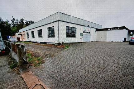 Lagerhalle - 2.237,00&nbsp;EUR Kaltmiete, ca.&nbsp; 340,00&nbsp;m&sup2; in Schwarzenbruck (PLZ: 90592)