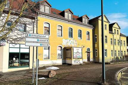 Leerstehendes Wohn-Geschäftshaus (ehemalige Gaststätte) - Naumburg (Saale)