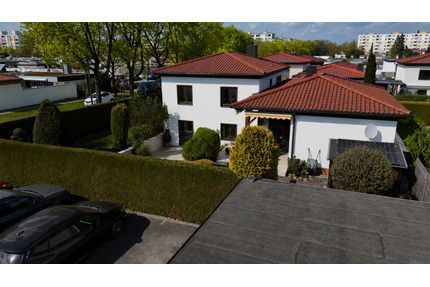 Großzügiger Bungalow mit Souterrain & Split-Level in ruhiger Wohnlage - Königsbrunn