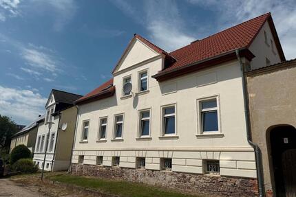 Attraktives Bauernhaus mit 3 Wohneinheiten und großem Entwicklung - Hohe Börde