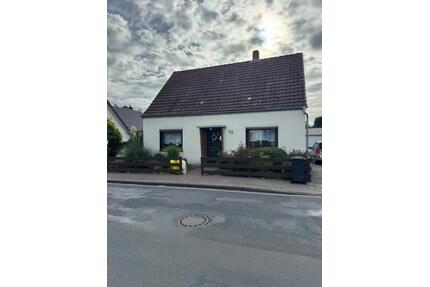 Gepflegtes Einfamilienhaus mit Garten & Garage in Loxstedt
