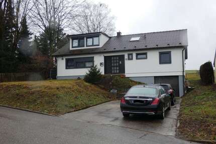 Haus zum Kaufen in Niefern 820.000,00 € 210 m²