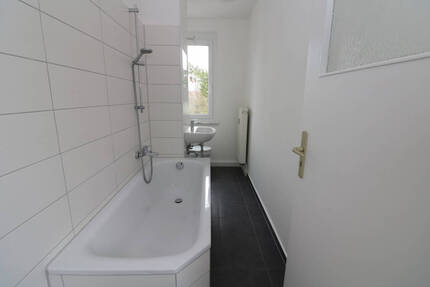 Für den kleinen Geldbeutel...günstige 2-RW mit Wanne!!! - Freiberg