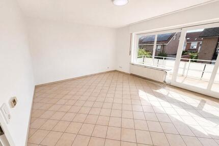 Helle 3-Zimmer-Wohnung mit Balkon, Einbauküche und Stellplatz - Oelde