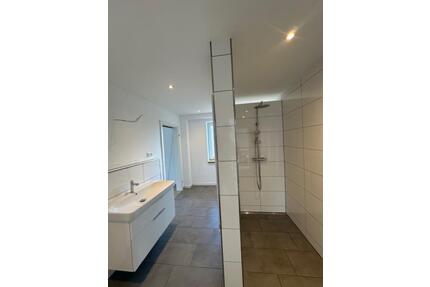 Moderne 3-Zimmer-Wohnung mit Einbauküche und Balkon - Gudow