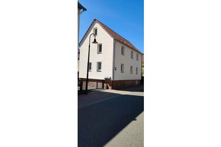 Haus zu vermieten - 900,00&nbsp;EUR Kaltmiete, ca.&nbsp; 86,00&nbsp;m&sup2; in Lollar (PLZ: 35457)