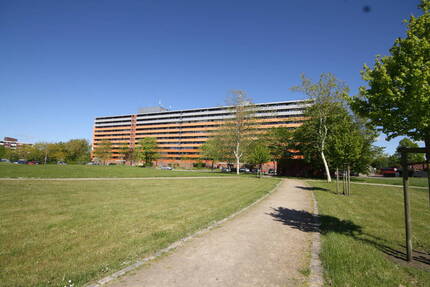 Sie suchen zur sofortigen Eigennutzung 4 Zimmer Eigentumswohnung mit Balkon - Emden Barenburg