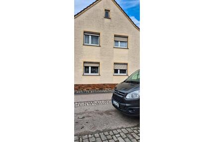 Haus zuvermiten 160 m Wohnfläche 160,zwei Garage und Garten - Coburg