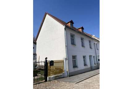 Haus zum Kaufen in Gößnitz 27.000,00 € 128.85 m²