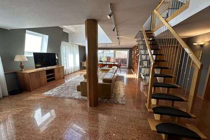 Wohnung zum Mieten in Weinstadt 2.000,00 € 166 m²