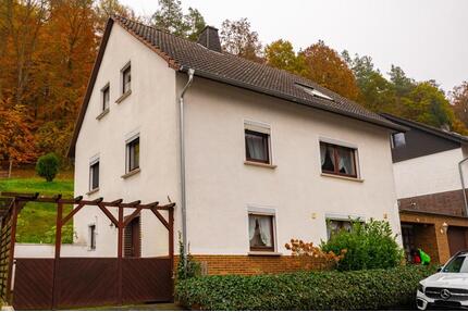 Schönes gepflegtes Einfamilienhaus in schöner Lage in Burgwald-B