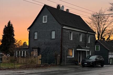 Freistehendes Zweifamilienhaus von privat zu verkaufen - Solingen Burg