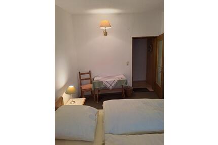 Doppelzimmer, sep. BadDuWC, Küche übern Gang, 300,- inkl. NK - Weitramsdorf