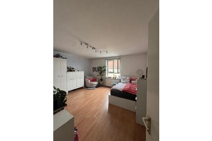 Wunderschönes WG Zimmer in 2er WG - mit Balkon und Wohnzimmer - Radebeul