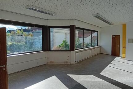 Moderne Büroräume mit Kfz Stellplätzen in Coburg zu vermieten