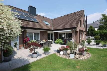 Haus zum Kaufen in Oelde 575.000,00 € 310 m²