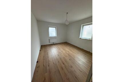 WG Zimmer Reichertshausen Zug ca. 25 Minuten München