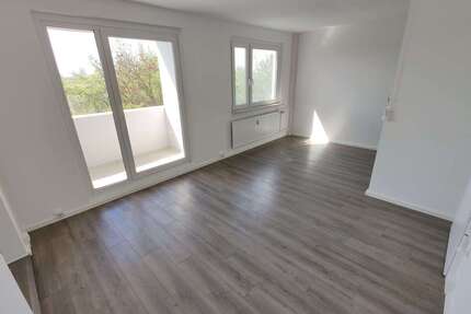 Wohnung zum Mieten in Halle 900,00 € 111 m²