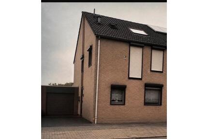 Doppelhaushälfte - 430.000,00&nbsp;EUR Kaufpreis, ca.&nbsp; 124,00&nbsp;m&sup2; in Herzogenrath (PLZ: 52134)