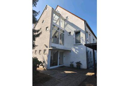 Wohnung mit Garten, Terrasse & Stellplatz – sofort bezugsfrei” - Berlin Spandau