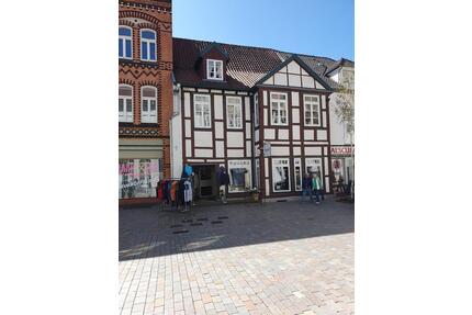 4 Zimmer Wohnung in Lemgo - 835,00&nbsp;EUR Kaltmiete, ca.&nbsp; 102,00&nbsp;m&sup2; in Lemgo (PLZ: 32657)