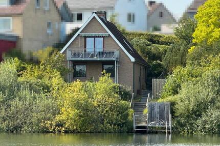 Einfamilienhaus am See mit Steg und Schlossblick + ELW - Plön