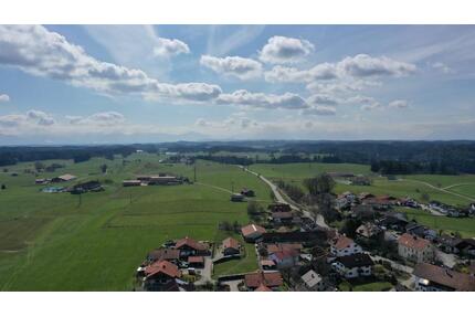 Traumgrundstück mit Potenzial - 750,00&nbsp;EUR Kaltmiete, ca.&nbsp; 0,00&nbsp;m&sup2; in Tutzing (PLZ: 82327)