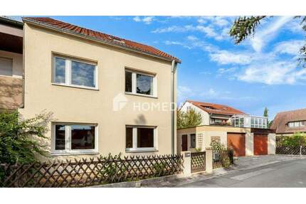 Ruhig gelegenes Reihenendhaus mit 3 Zimmern, Garage und viel Potenzial - Nürnberg Falkenheim