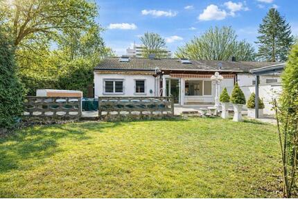 Charmanter Bungalow auf großzügigem Eckgrundstück in ruhiger Lage - Bonn Bad Godesberg