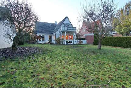 Großes Einfamilienhaus mit zwei Wohneinheiten in Norderstedt