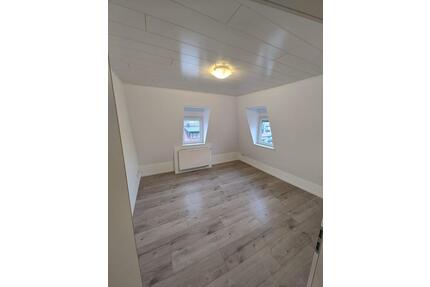 Charmante 2-Zimmer Dachgeschosswohnung in Stuttgart-Feuerbach