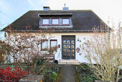 Viel Platz, viele Möglichkeiten: Zweifamilienhaus mit Garten, Wintergarten & Mieteinnahmen! - Heiligenhaus Mitte