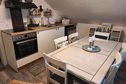 Halver-3-Zimmer-Whg in zentr. Lage – 75 m², Stellplatz inklusive