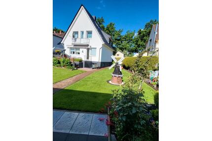 Gepflegtes Einfamilienhaus mit Sauna und traumhaftem Garten - Bremen Osterholz
