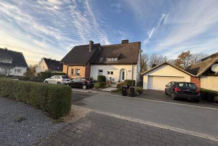 Zweifamilienhaus auf großem Grundstück und guter Substanz in Ennigerloh!