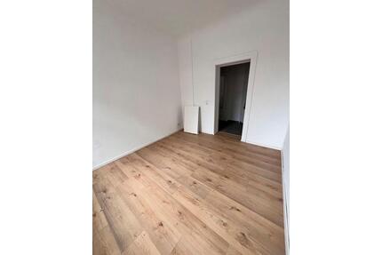 Erstbezug nach Sanierung 4-Zimmer-Wohnung - Bremerhaven Geestemünde