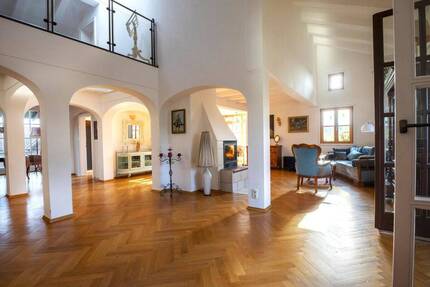 Großzügige Architektenwohnung - Haus im Haus - Pittenhart