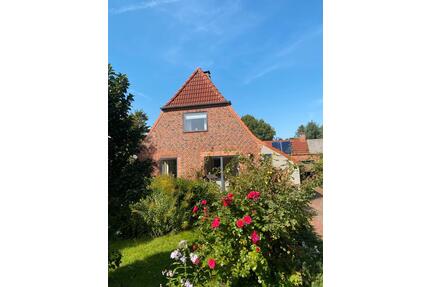 Charmantes, lichtdurchflutetes Haus mit Garten in Bovenau - Bredenbek